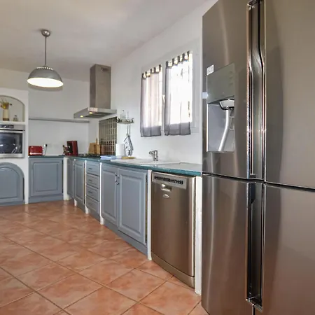 3 Bedroom Nice In * Bastelicaccia